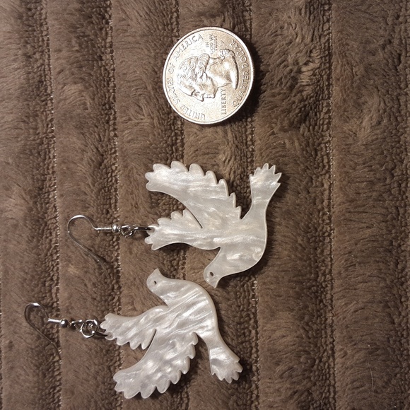 Hand Crafted Pearlized Dove Earrings White - Picture 4 of 4